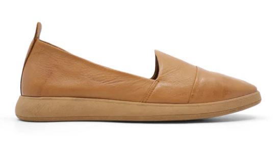 Bueno Finn Flat Dark Coconut