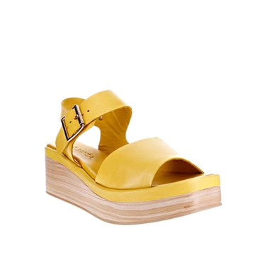 Le Sansa True Platform Sandal Lemon
