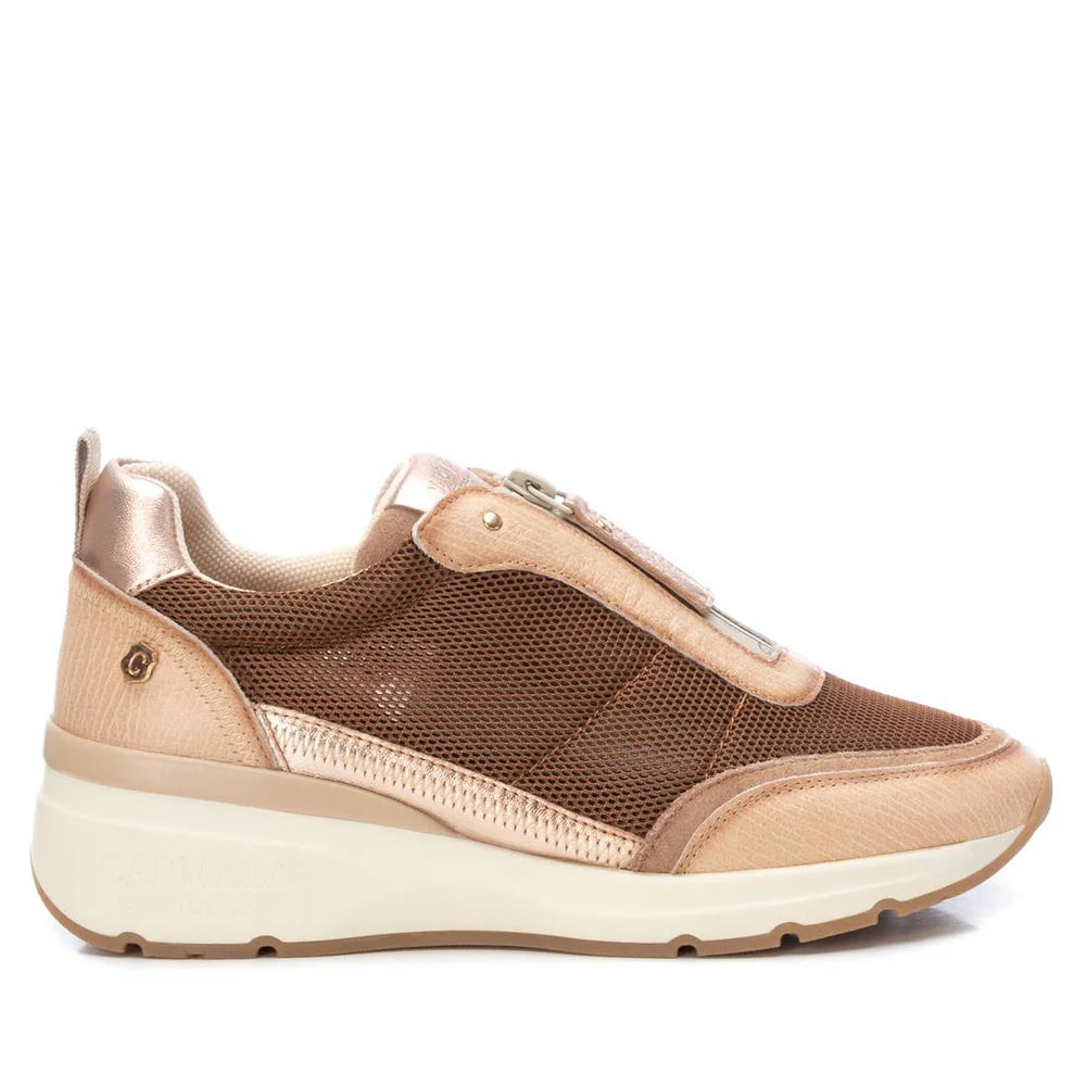 Carmela 161422 Mesh Zippered Sneaker