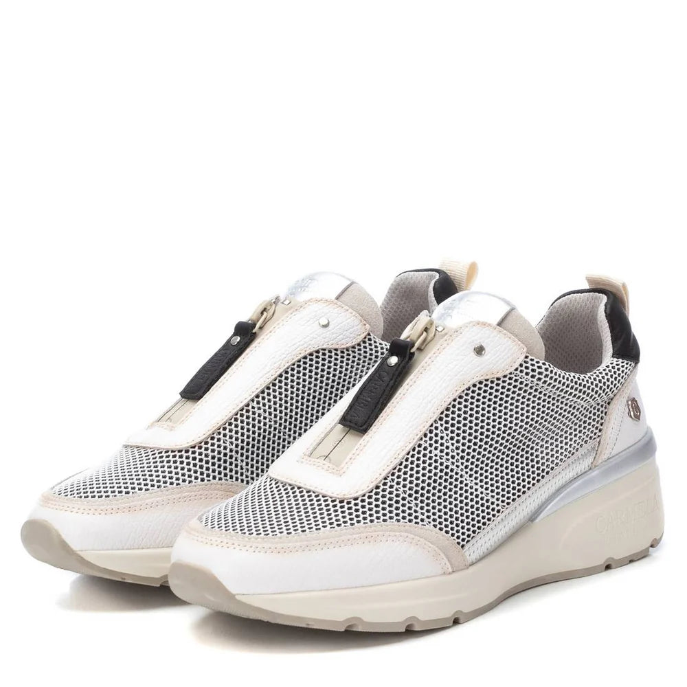 Carmela 161422 Mesh Zippered Sneaker