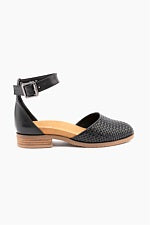 Silver Lining  Zola Closed-Toe Sandal Black Weave