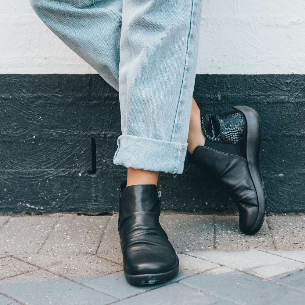 Revere Salzburg Zip Ankle Boot - Black Lizard