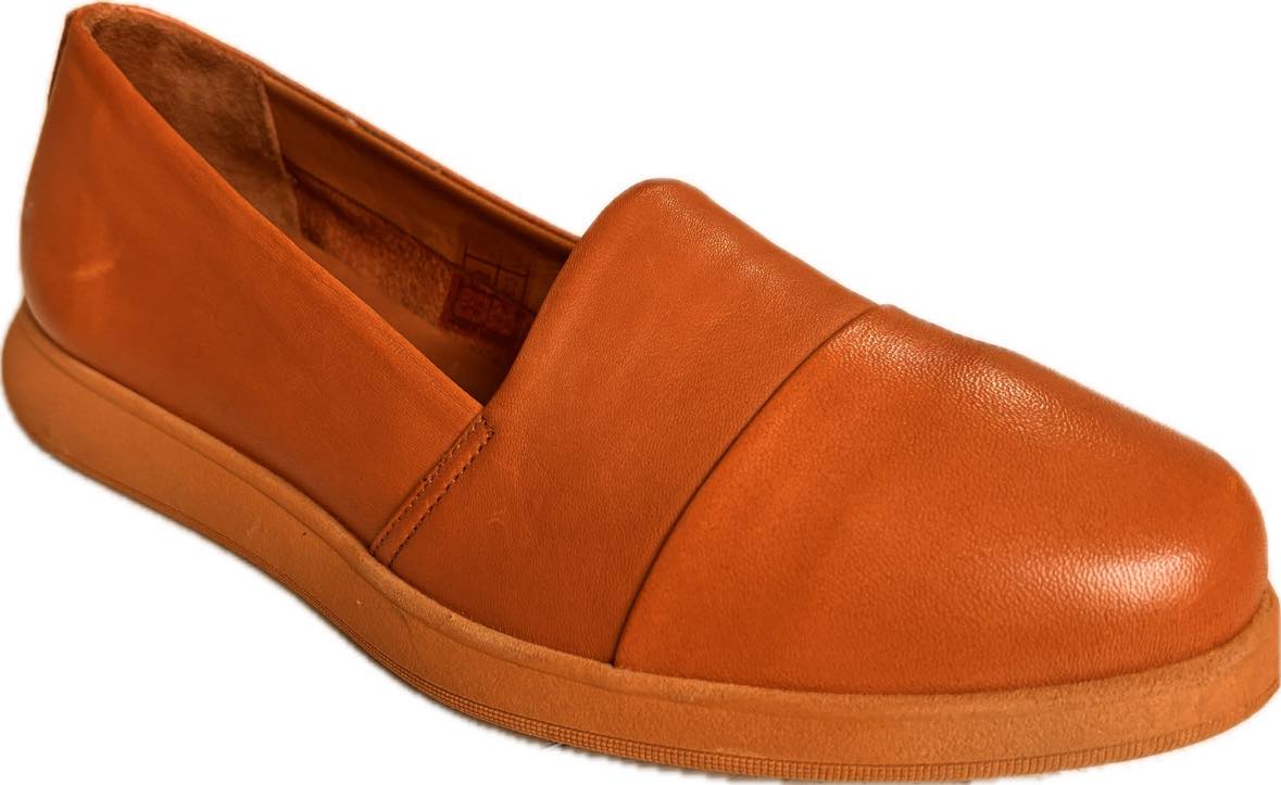 Bueno Finn Flat Dark Coconut