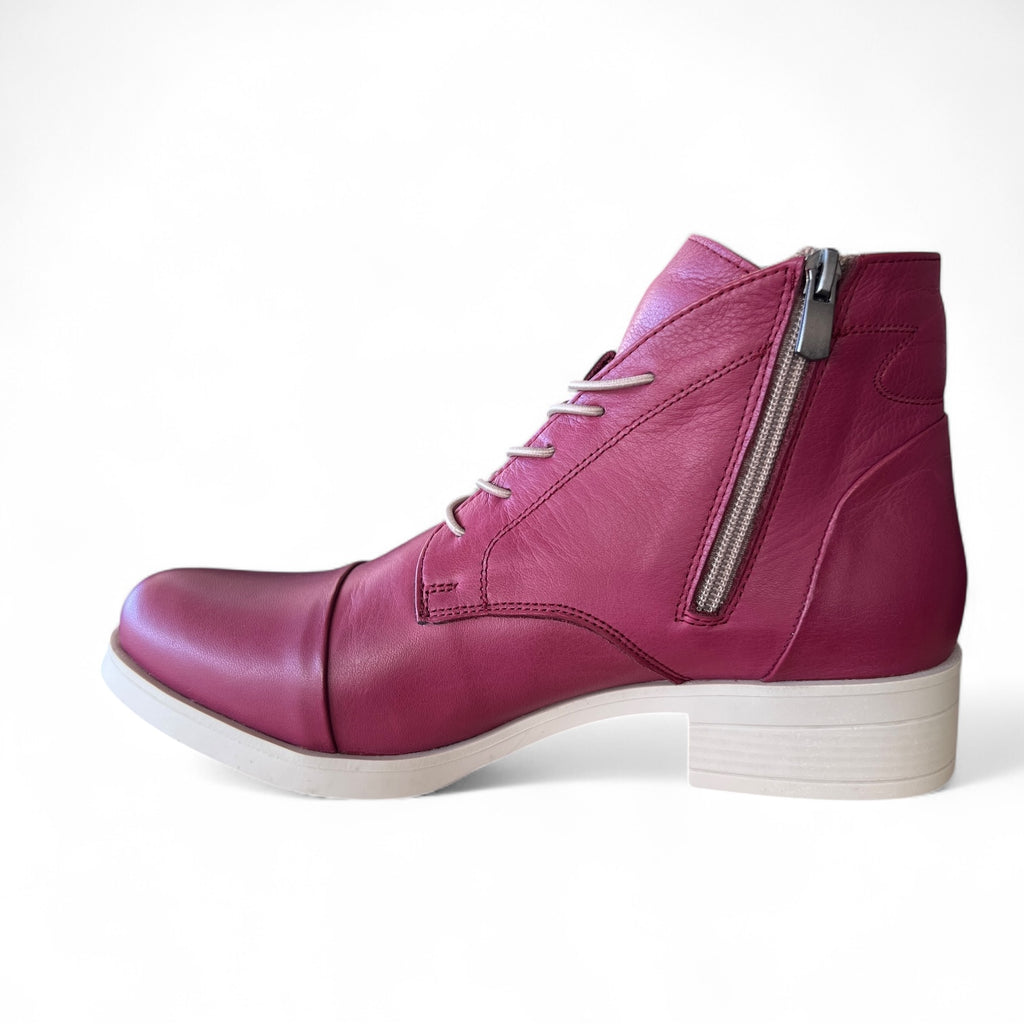 Via Nova Pano Boot