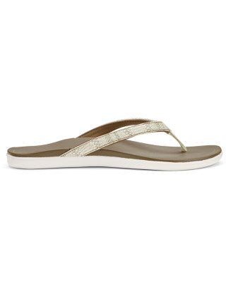 Olukai Paniolo White Honu Mustang