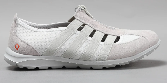 CC resorts Christine Sneaker