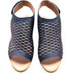 Bonnii Dee Heel