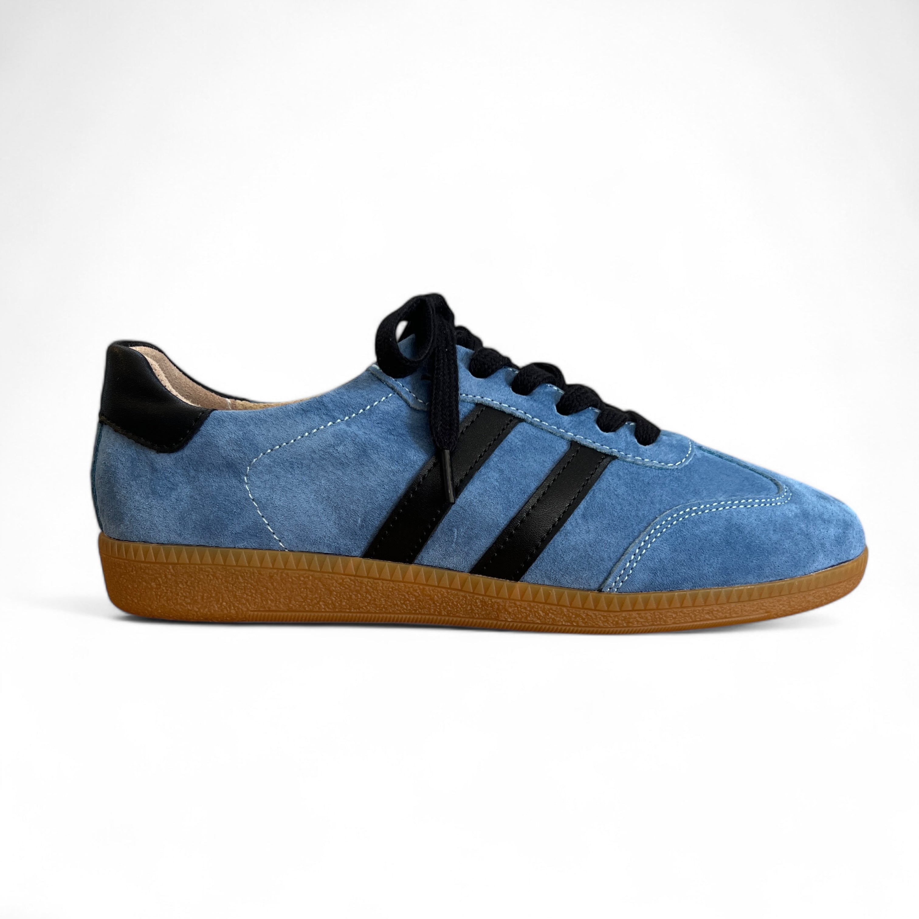 Via Nova Faith Sneaker