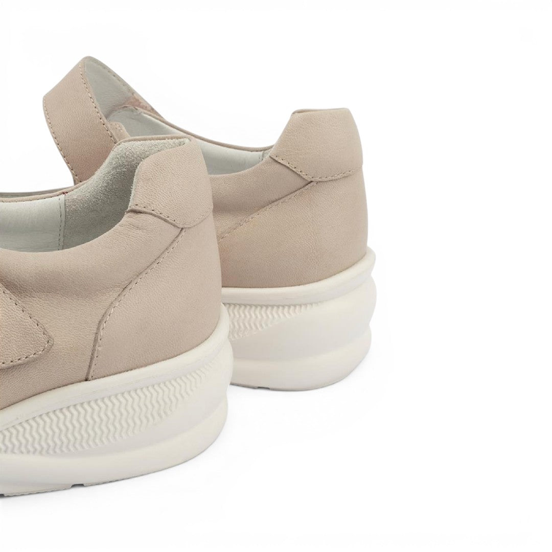 The Happy Shoe Shop Klouds Blissed beige leather Mary Jane shoes featuring a cushioned heel collar and supportive sole.
