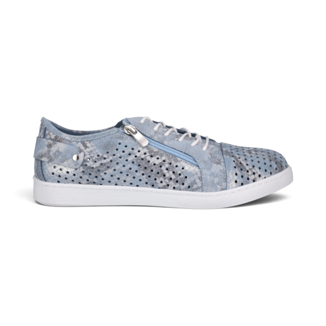 The Happy Shoe Shop Cabello EG17P blue perforated leather sneaker with lace and zip closure