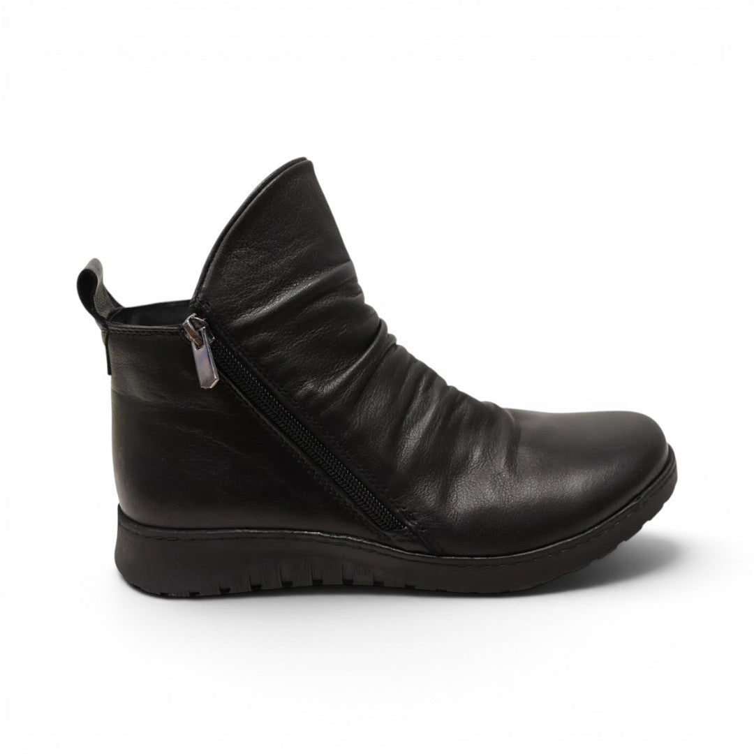 The Happy Shoe Shop Cabello Express black leather ankle boot with side zip, cushioned sole, and comfort fit design.
